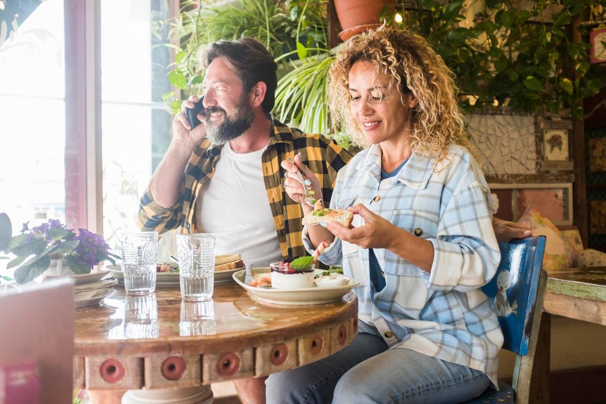 Eating Out Vegan: Tips and Tricks